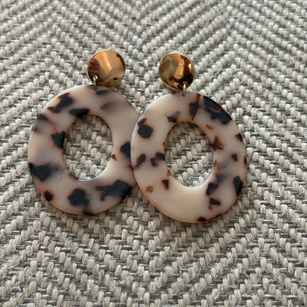 LOFT Tortoise and Gold Earrings - EUC